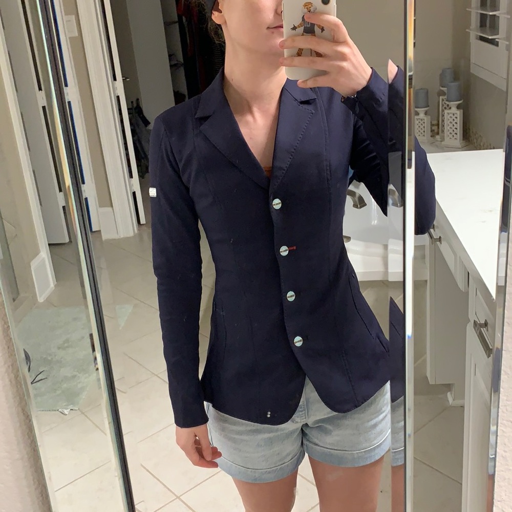 Blue Animo show jacket size D-32.